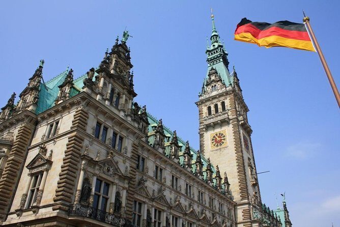 10 secrets of Hamburg's old town - exciting scavenger hunt tour - Rathausmarkt Start: City Hall Sets the Pace for the Hunt