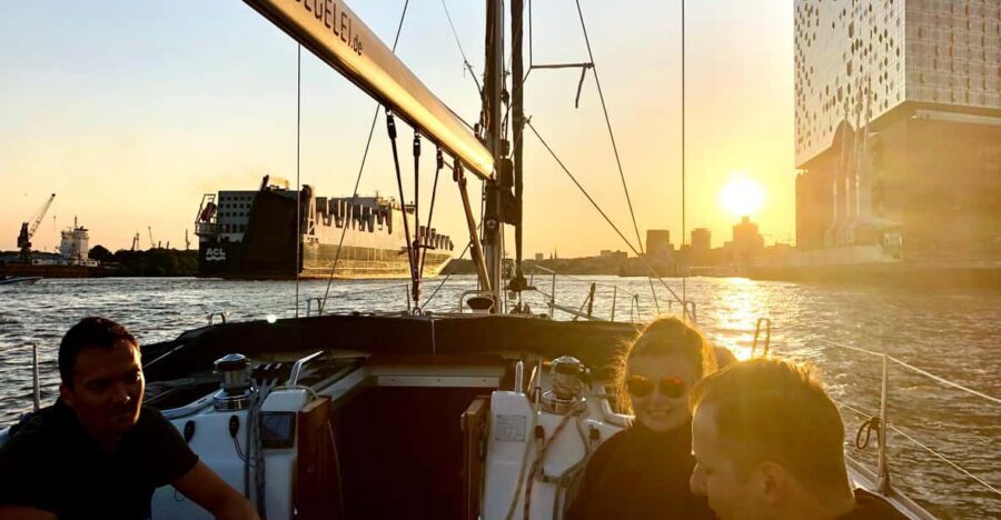 "After Work" - Sailing-Yacht Cruising Event, Hamburg/Elbe - Two Hours on the Elbe: what this After Work sail feels like