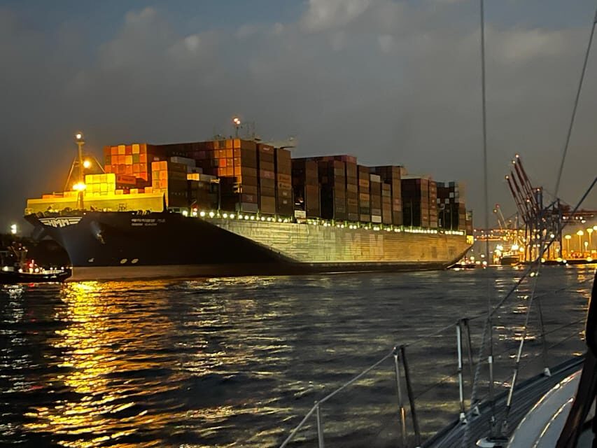 "After Work" - Sailing-Yacht Cruising Event, Hamburg/Elbe - The Elbphilharmonie start: maneuvers you can actually watch
