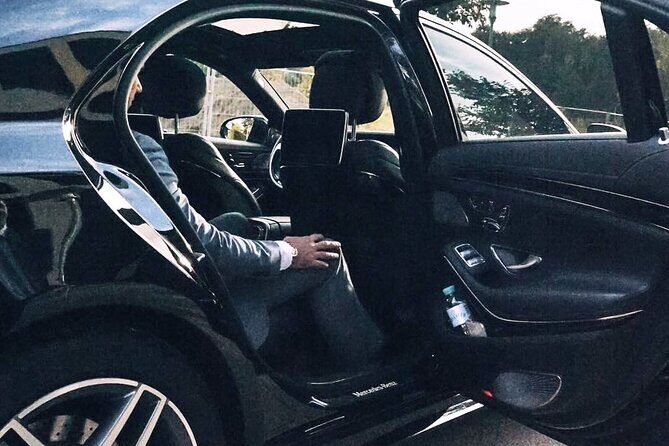 Airport Transfer: Hamburg Airport HAM to Hamburg by Business Car - Hamburg Airport pickup: how the meet-and-greet actually works