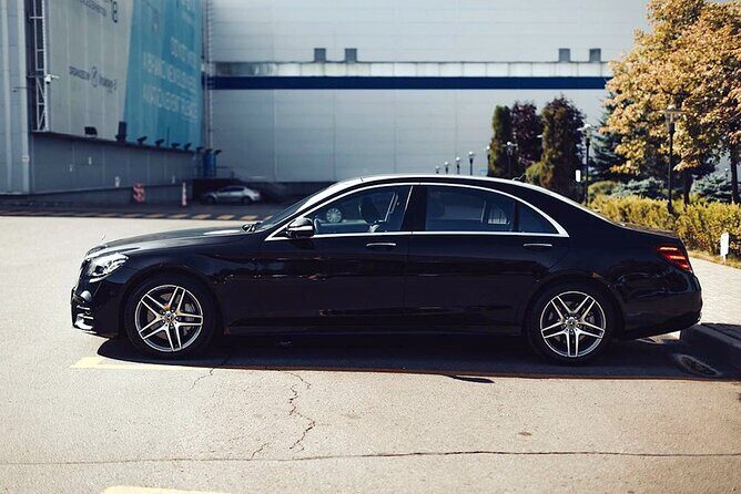 Airport Transfer: Hamburg Airport HAM to Hamburg by Business Car - Price and value: what $105.68 per person buys you