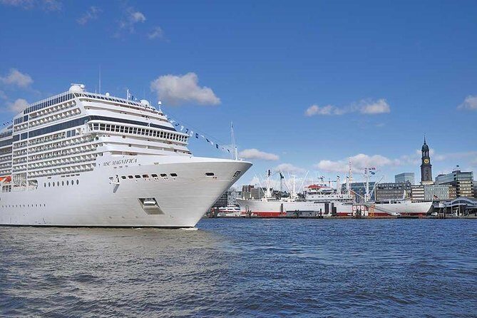 Airport Transfer: Hamburg Airport HAM to Hamburg by Business Car - Your ride plan: from arrivals terminal to Hamburg city