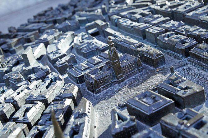 Discover Hamburg: Private Walking Tour - Guides Make the Difference: What the Best Reviews Highlight