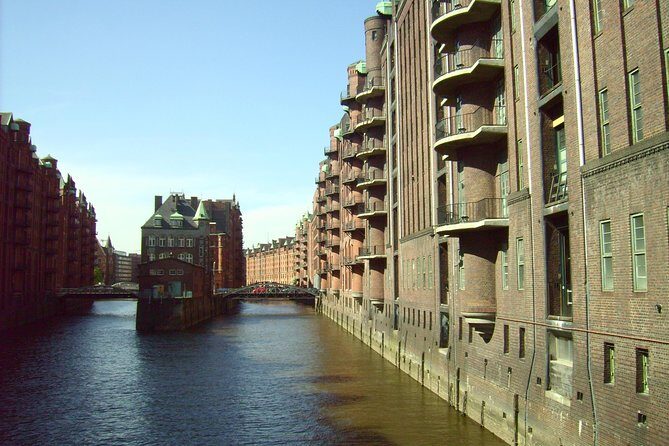 Driverguide Tour Hamburg - Port of Hamburg: working harbor views without the logistics headache
