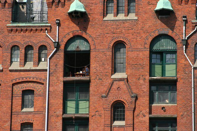 Family tour - the port for children - Speicherstadt: Thick Walls, Rope Winches, and Warehouse Logic Kids Love