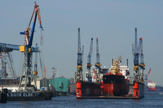 Family tour - the port for children - HafenCity: Old Cranes by Water Pools and New Waterfront Paths