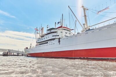 Hamburg: 2-Hour Harbor Cruise - Getting oriented: where you meet and what the timing means