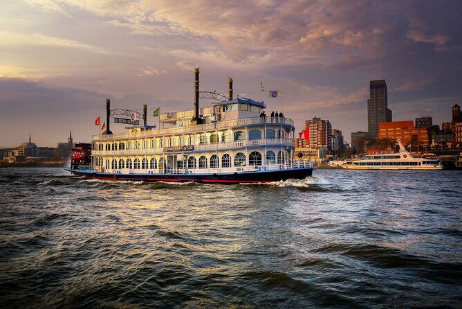 Hamburg 2-hour harbor tour on the beautiful Elbe - The 426.5-meter crossing to Steinwerder (and why locals care)