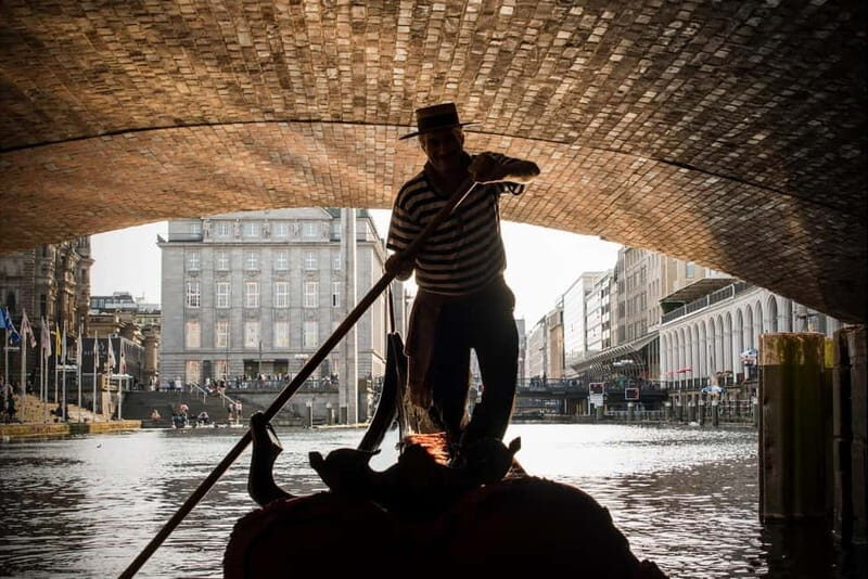 Hamburg Alster Lake romantic Tour in a Real Venetian Gondola - When This Tour Fits You (and When It Doesn’t)