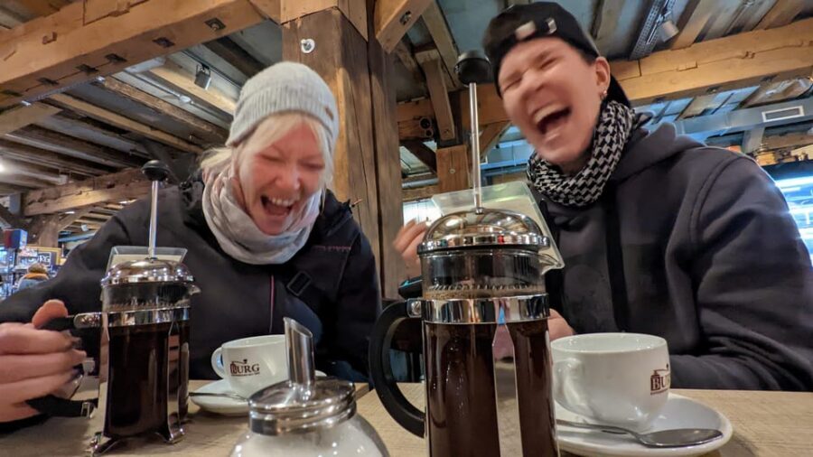 Hamburg among friends - Van tour - Lunch-break energy at a local café