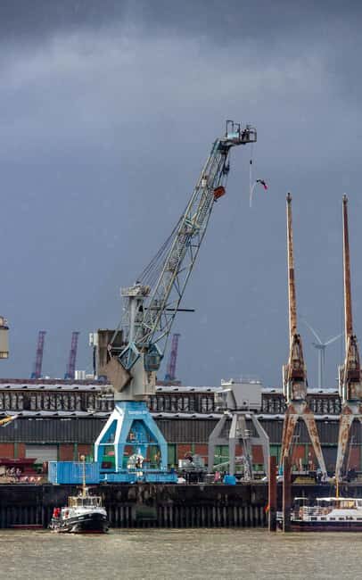 Hamburg: Bungee Jumping 50 Meters High over the Harbor - Price and value: is $147 worth it?