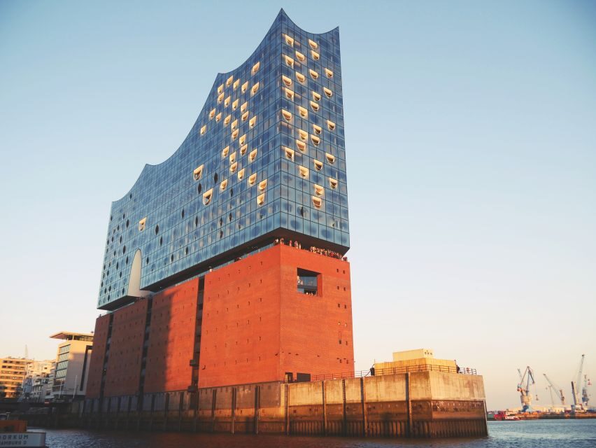 Hamburg: Elphi Plaza Guided Tour with Störtebeker Beer - Price and value: is $34 worth it for one hour?