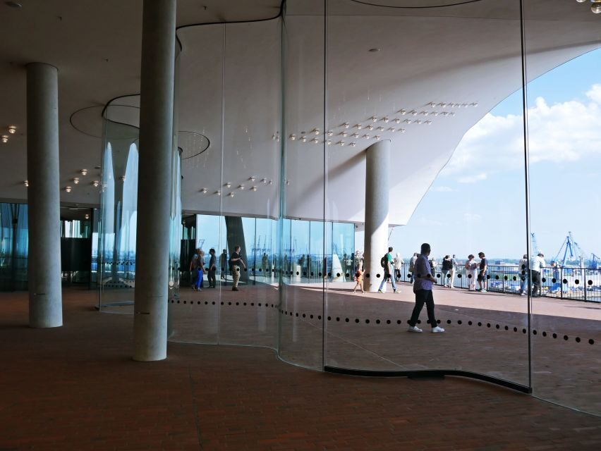 Hamburg: Elphi Plaza Guided Tour with Störtebeker Beer - Logistics that can change your day: what to watch for
