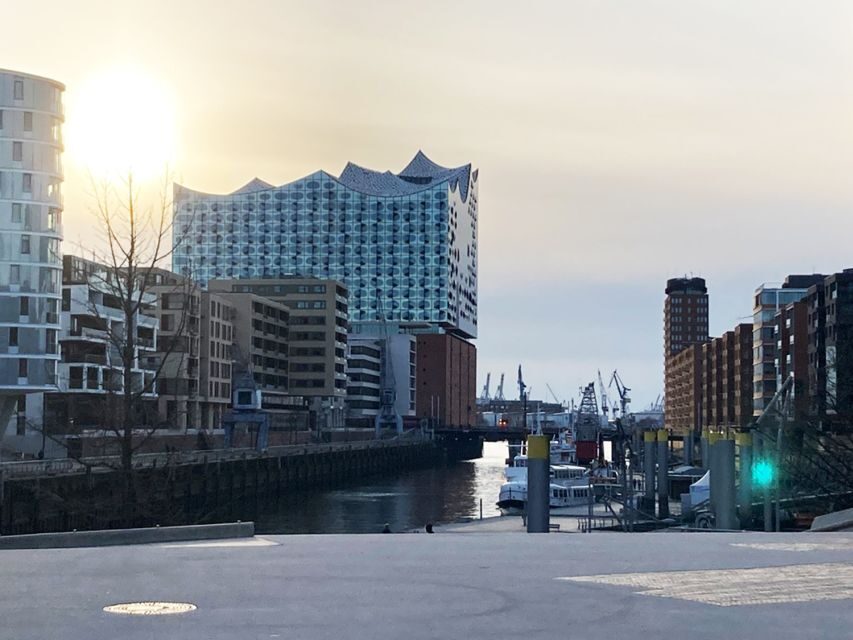 Hamburg: Guided Walking Tour in Danish - Getting Oriented: Swatch Jungfernstieg to the Townhall District