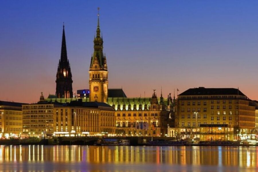 Hamburg : Private Walking Tour With A Guide (Private Tour) - Hamburg makes more sense on a private walking route