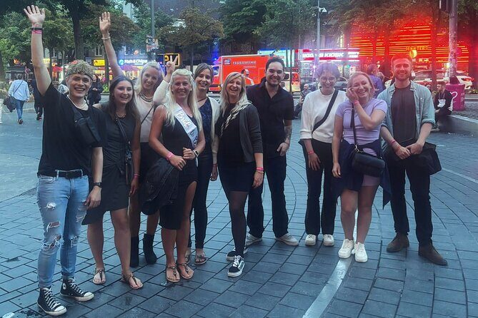 Hamburg PubCrawl: 4 Venues, Welcome Shots + Club Entry - Reeperbahn Start at Beatles-Platz: Your 9:00 pm launch point