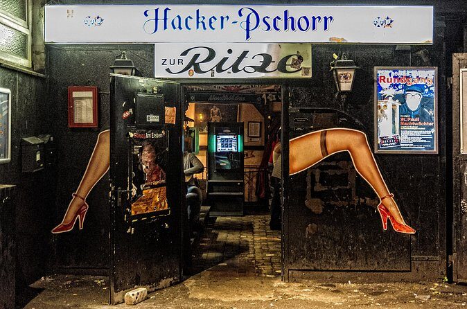 Hamburg: Safari Tour in St. Pauli - Stop 3: Davidwache police commissionerate (15 minutes)