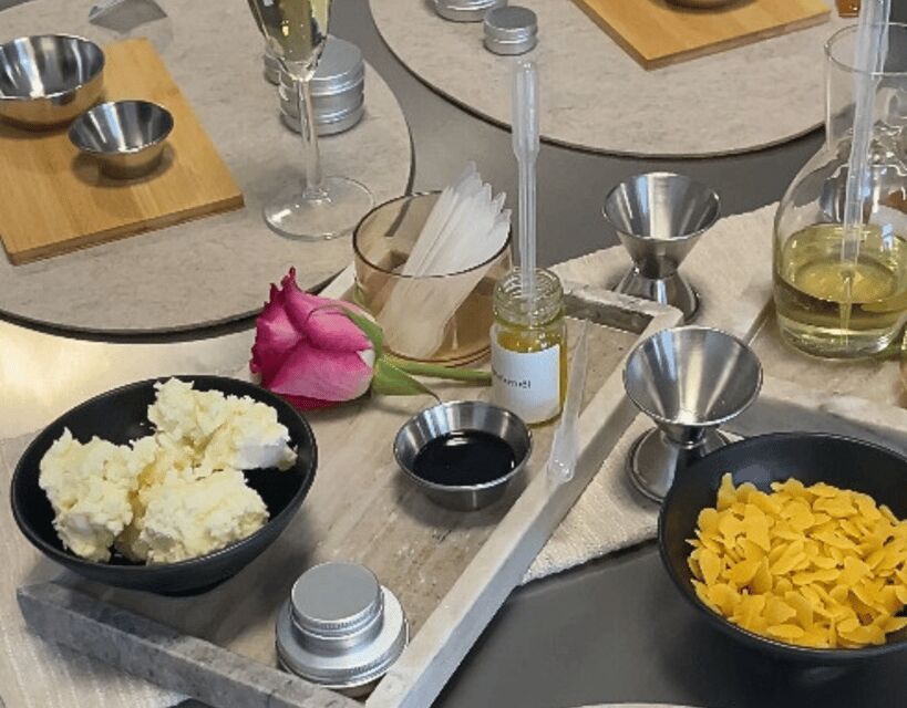 Hamburg: Skin Care Workshop with Champagne - Picking your scent: the fun part that becomes useful later