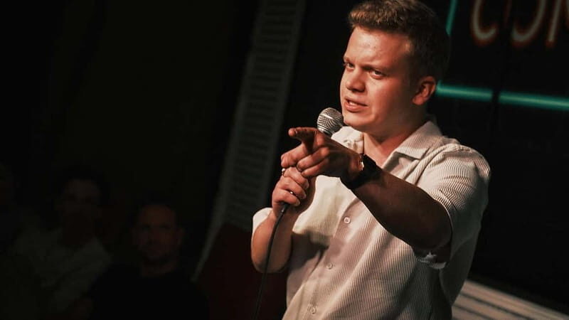 Hamburg: St. Pauli Comedy Club - Your 1.5-hour evening plan: what happens when you arrive