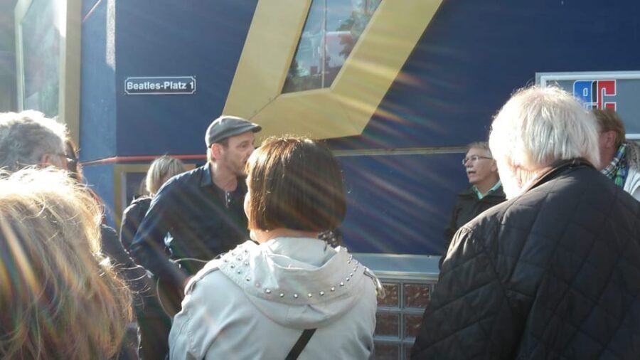 Hamburg: St. Pauli Walking Tour with Live Music - Hamburg’s St. Pauli music streets: what makes this tour work