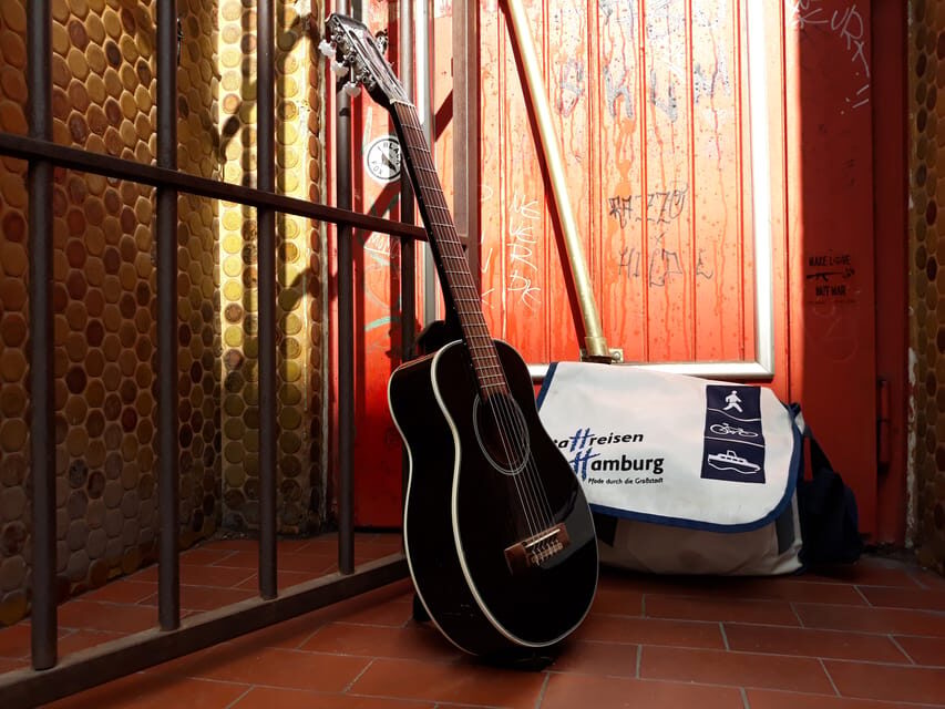 Hamburg: St. Pauli Walking Tour with Live Music - What you’ll notice during the walk (and what you might miss)