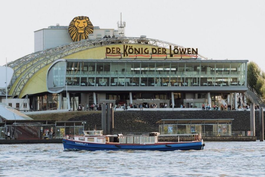 Hamburgs Highlights: Harbor Cruise & Reeperbahn Walking Tour - Price and Included Drinks: Is $40 Good Value?