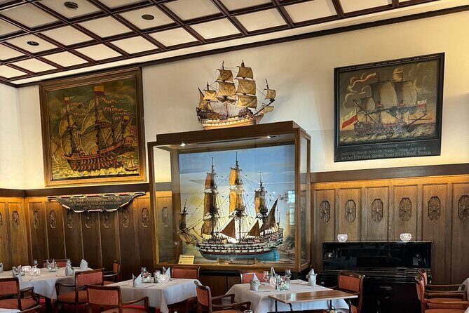 Private luxurious 6 hour Tour to Lübeck with a former Policeman - Thomas Mann in Buddenbrookhaus and the Lübeck Town Hall photo stop