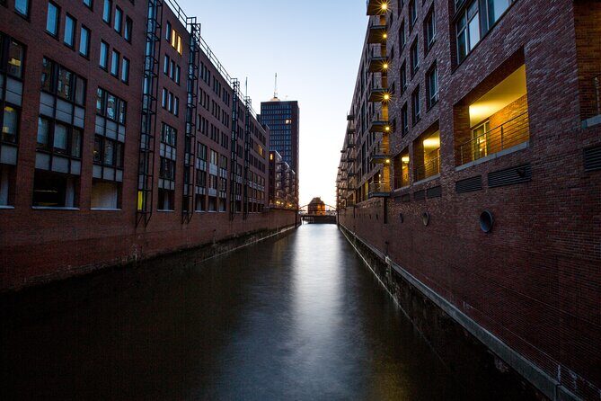 Private Tour: Speicherstadt and HafenCity Walking Tour in Hamburg - Stop 1: Baumwall (about 10 minutes) and getting your bearings