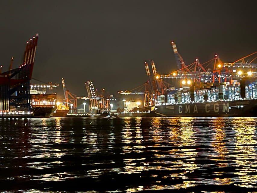 Sailing trip ''the Elbe by night", Hamburg/Elbe - Key Points That Make This Cruise Worth Your Time